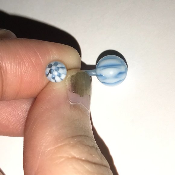 14 Gauge Blue and White Checkerboard Belly Ring - Picture 7 of 14